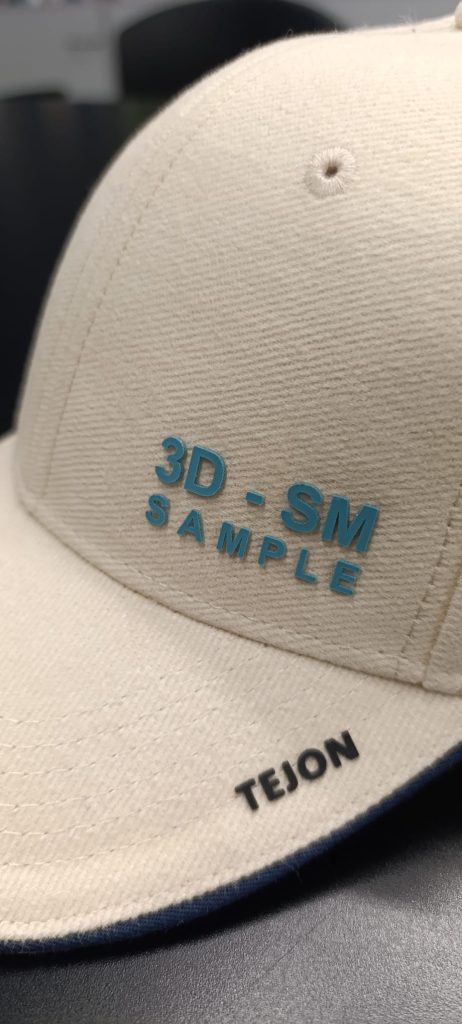 Stampa 3D in gomma su berretti